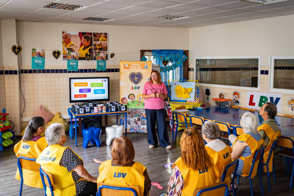 Programa Sorriso Feliz realiza palestra no Programa Viva Mais!, Porto